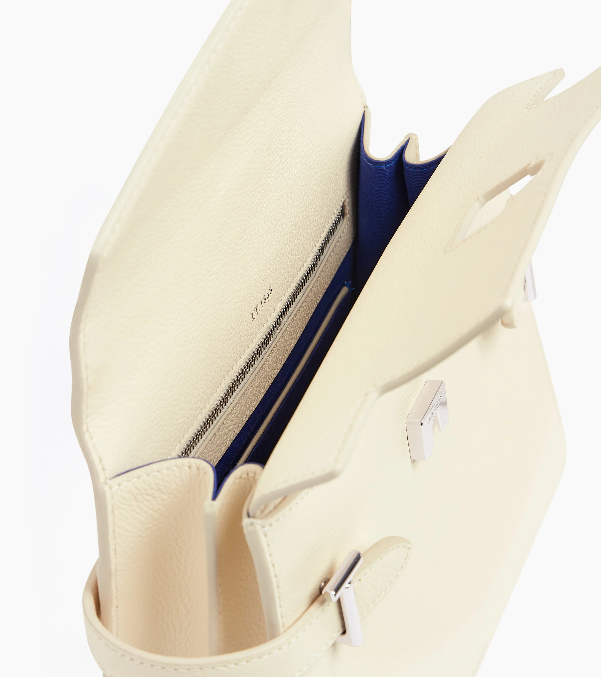 Emilie medium handbag with double flap in grained leather - Image 7