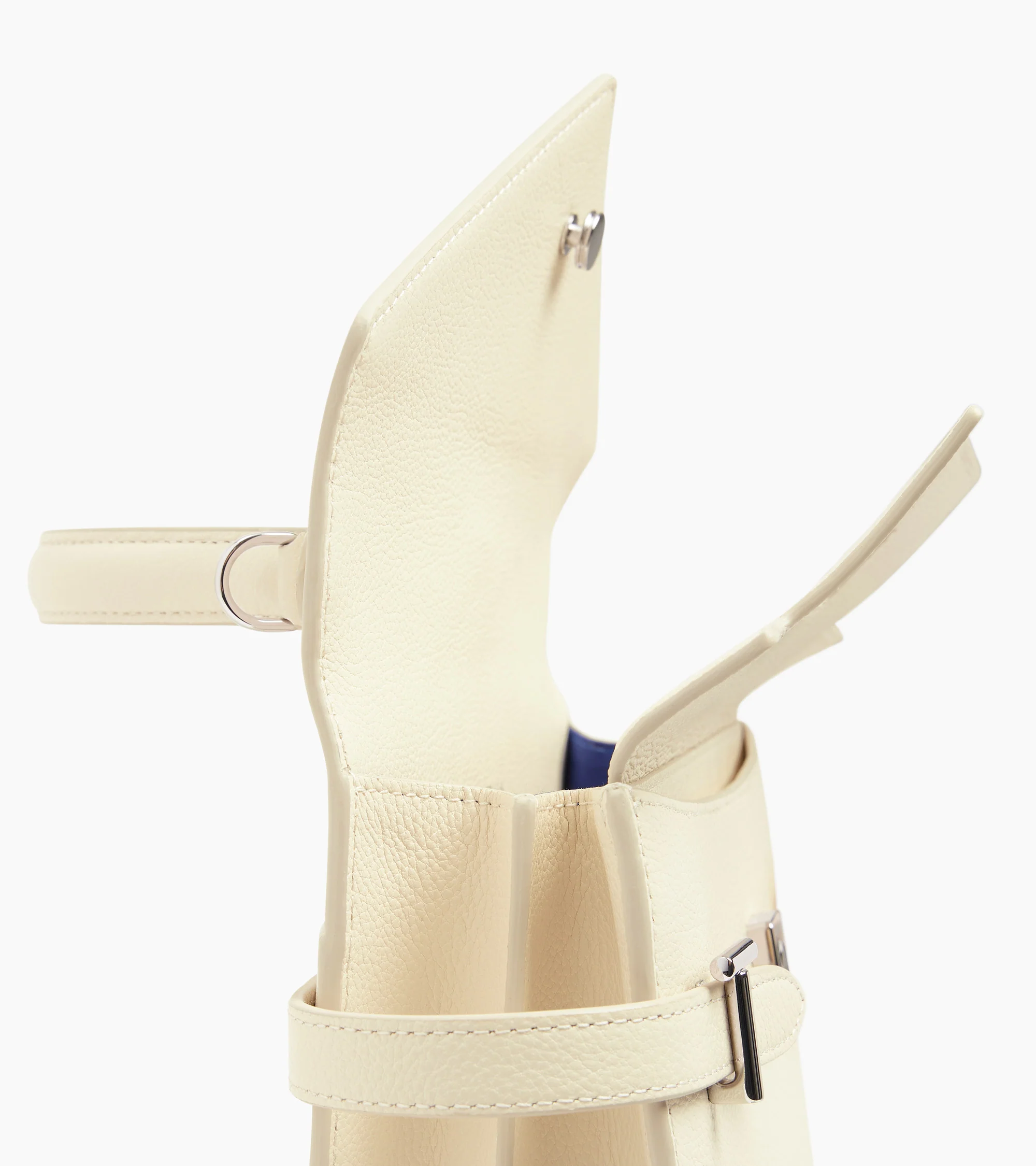 Emilie medium handbag with double flap in grained leather - Image 8