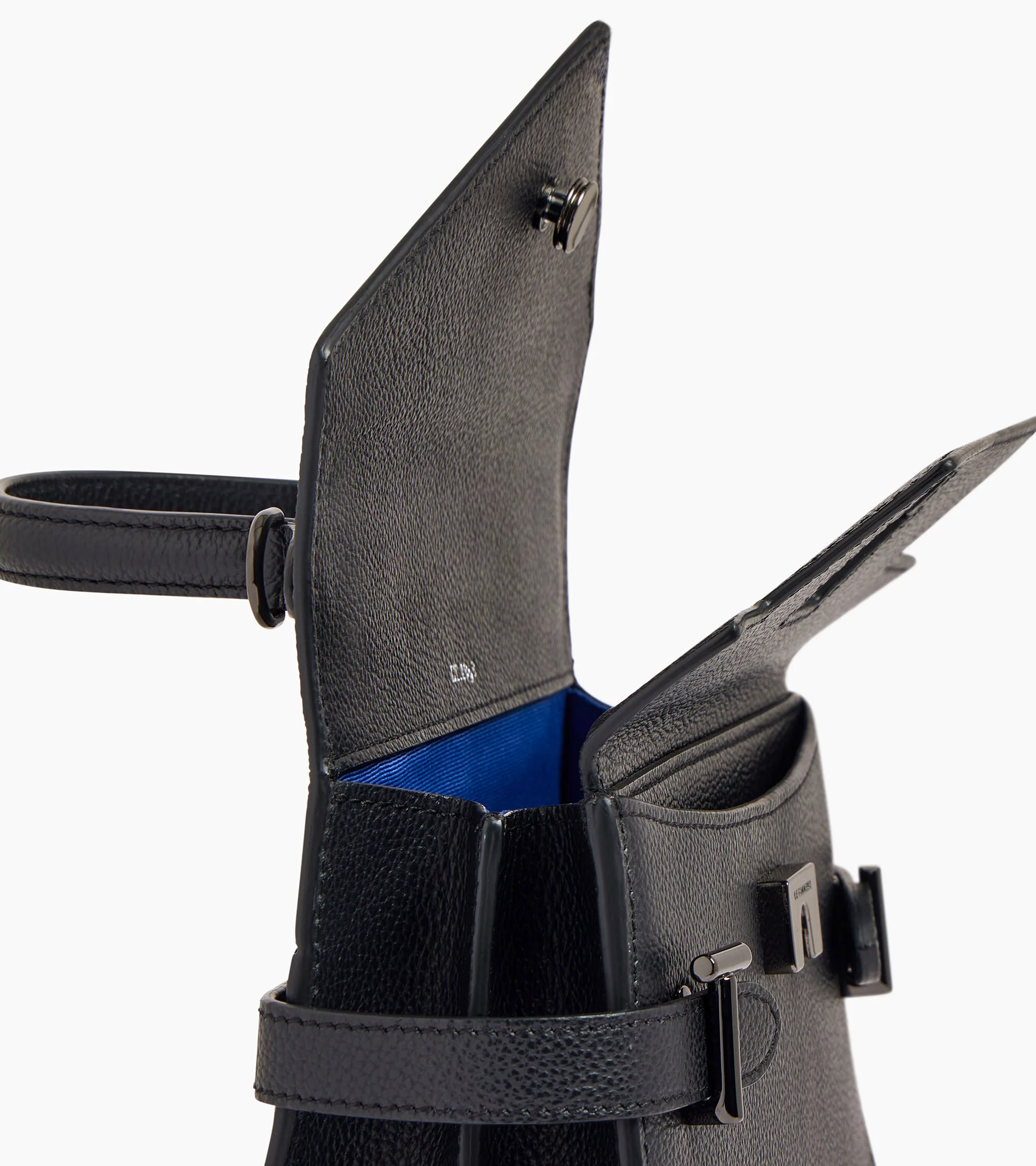 Emilie small handbag with double flap in grained leather - Image 8