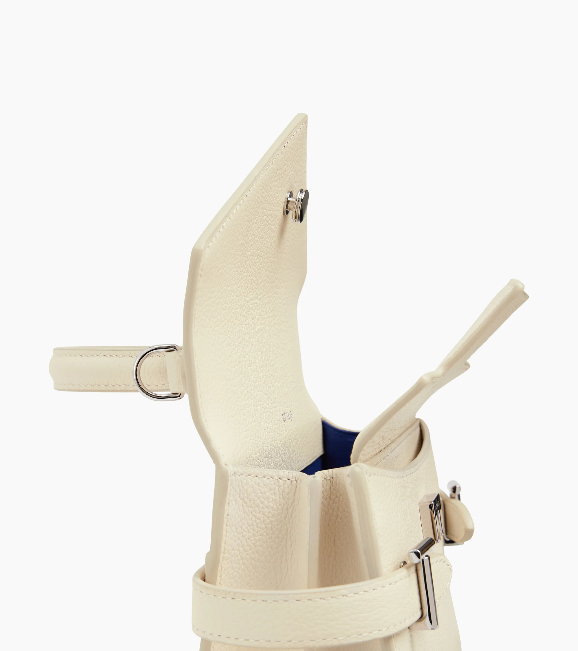 Emilie small handbag with double flap in grained leather - Image 7