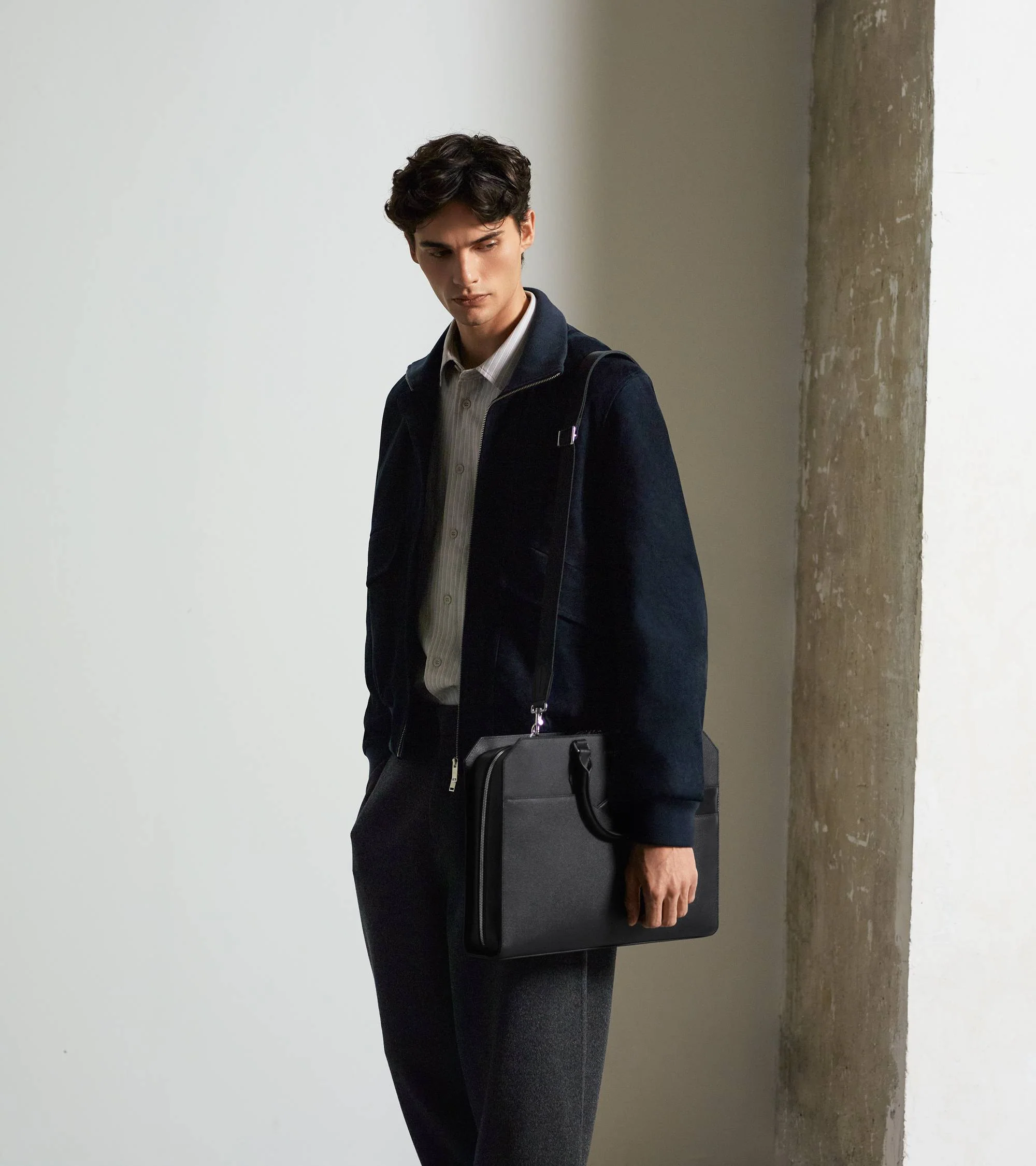 Gaston 15" briefcase in cross grain leather - Image 7