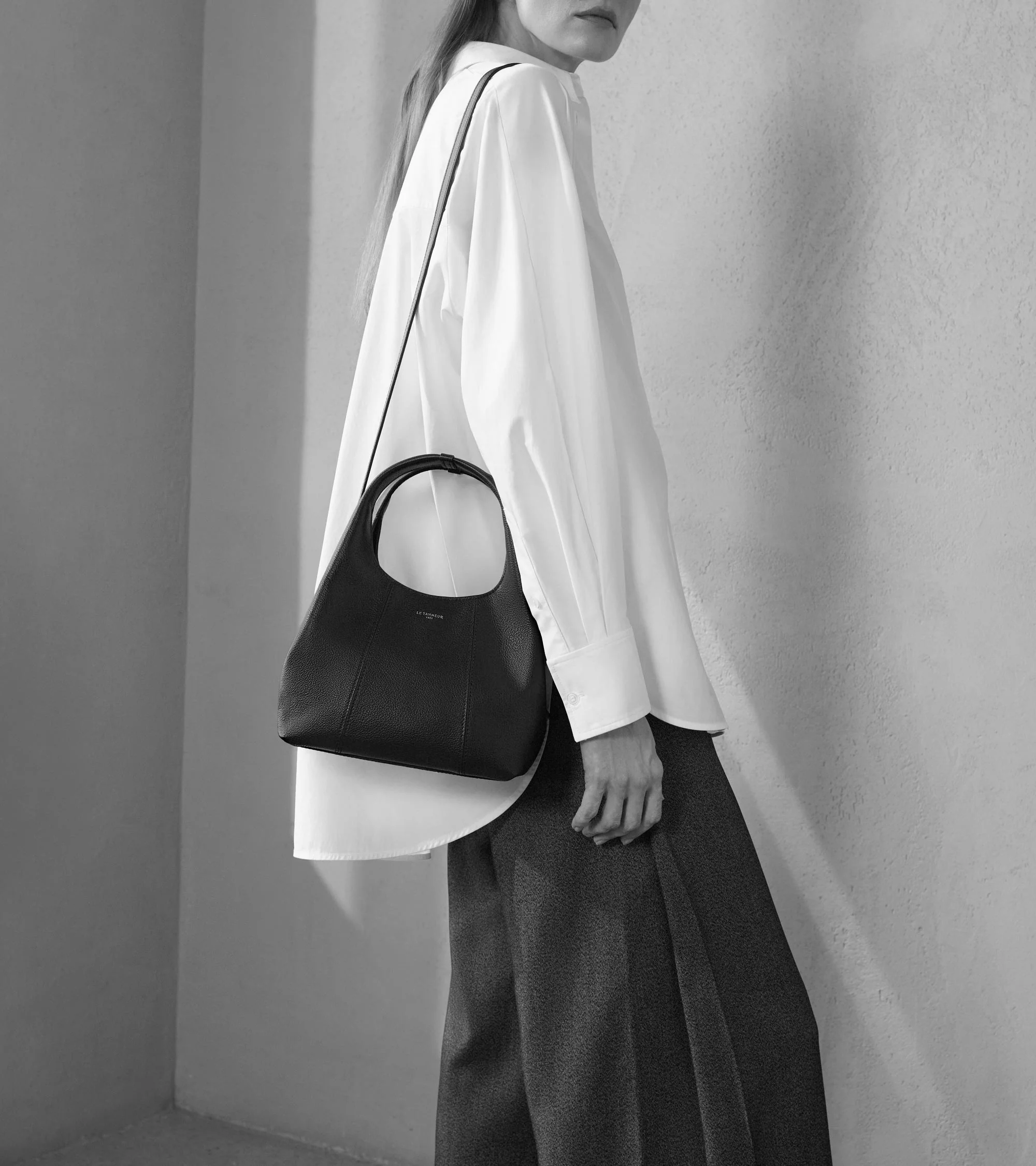 Juliette small handbag in grained leather - Image 6